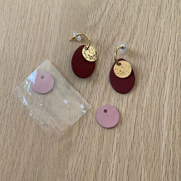 Create different looks with these unique Stella & Dot earrings. - Picture 1 of 2